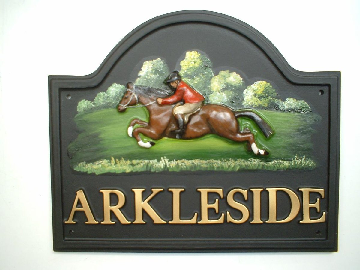 vghousesigns's tweet image. Choose your own horse colours on you house sign this weekend villagegreensigns.co.uk/product_detail…  #grandnational #houseplaques