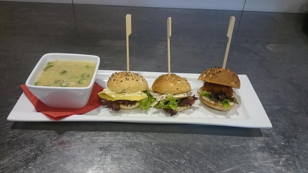 sylvestermike85's tweet photo. De lunch speciaal vanaf vandaag @rest_de_fortuna mede mogelijk gemaakt door @wouterverkerk :). http://t.co/TskOs5ICQB