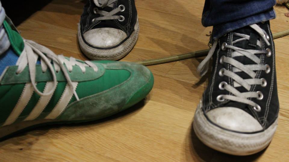 LaSetaAzul's tweet photo. Hola again! + fotos de la grabación con @RockTRECE en el maset de Alex Carda. Muchas gracias por todo Alex :) http://t.co/VPO47Rp0VJ