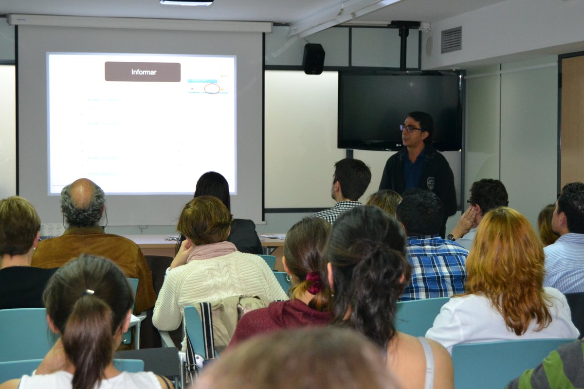 eapsardenya's tweet photo. Presentació del Canal Pacient per @JordiCasanovas1 @EAPVIC Jornades innovació i e-salut @udaceba #1jiap http://t.co/ROfLL4WtEq