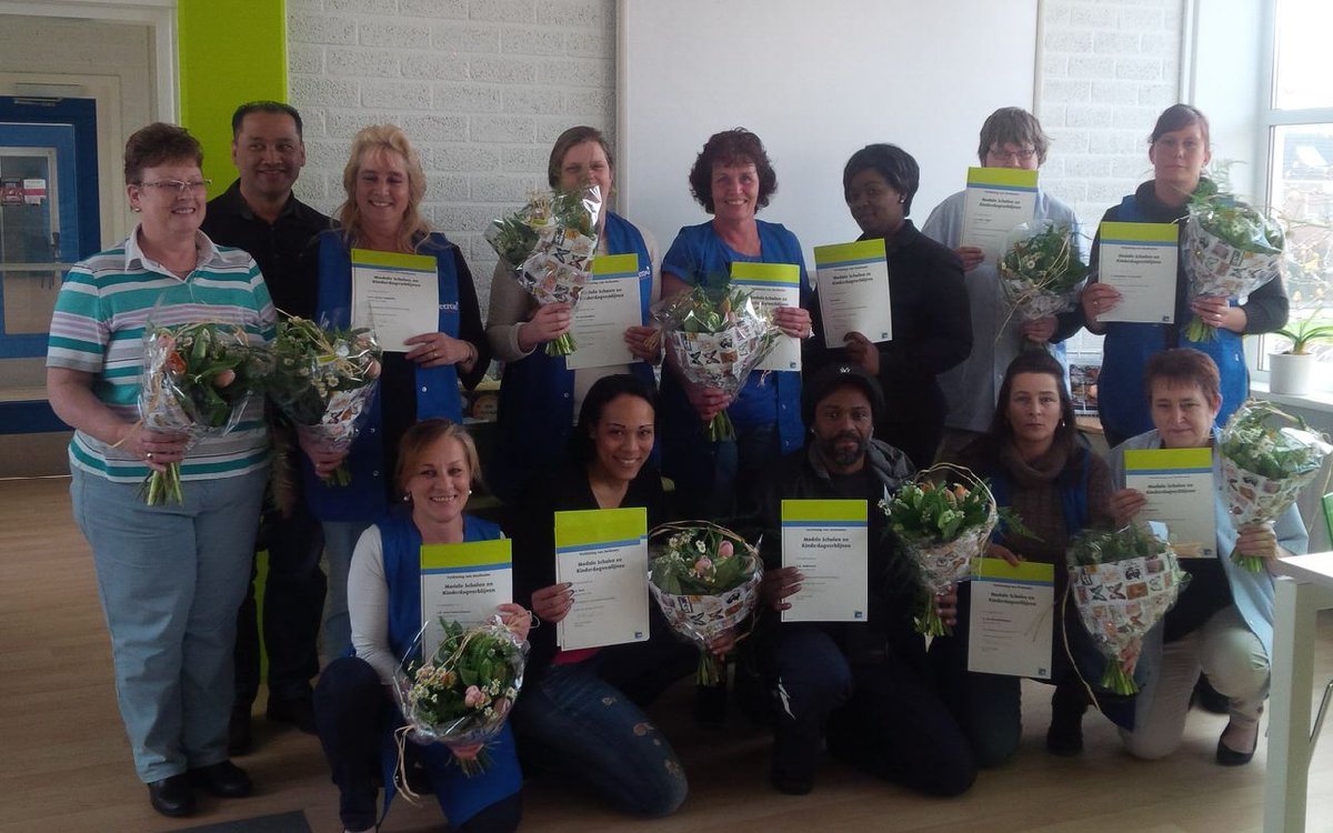 Collega’s succesvol tijdens module Scholen en Kinderdagverblijven van <a href="/SVS_Opleidingen/">SVS-Opleidingen</a> bit.ly/1chau8x