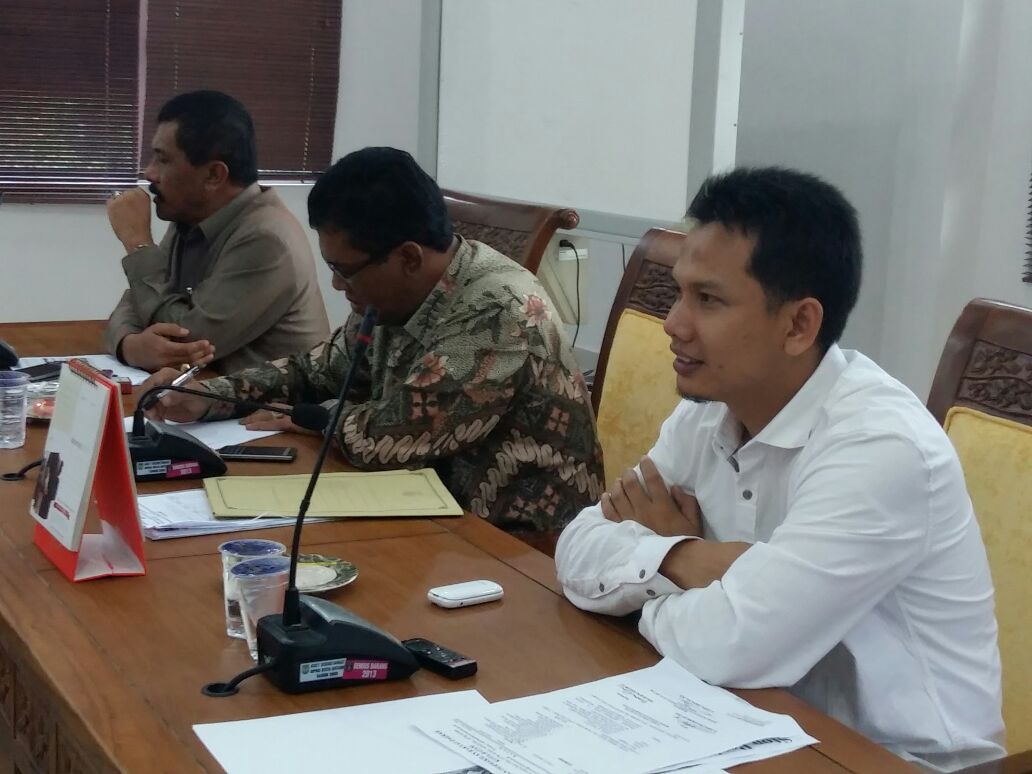 FPKS_Batam's tweet photo. #sukaryo RDP mengenai Reklamasi di Teluk antara Bakau Serip dengan Belian Tua @pksnongsa @pkskepri http://t.co/zIlPqjYct9
