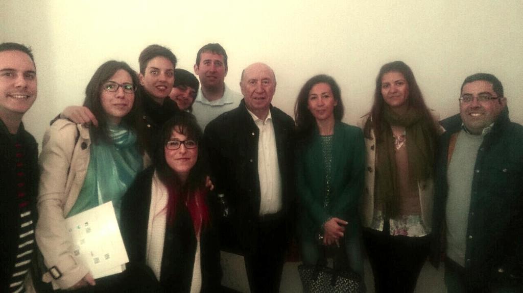 lanzaderapla's tweet photo. Peridis con los miembros de nuestra #lanzadera en el I Encuentro Interlanzaderas de #Extremadura #Elpoderde1equipo http://t.co/GAhjkX36iP