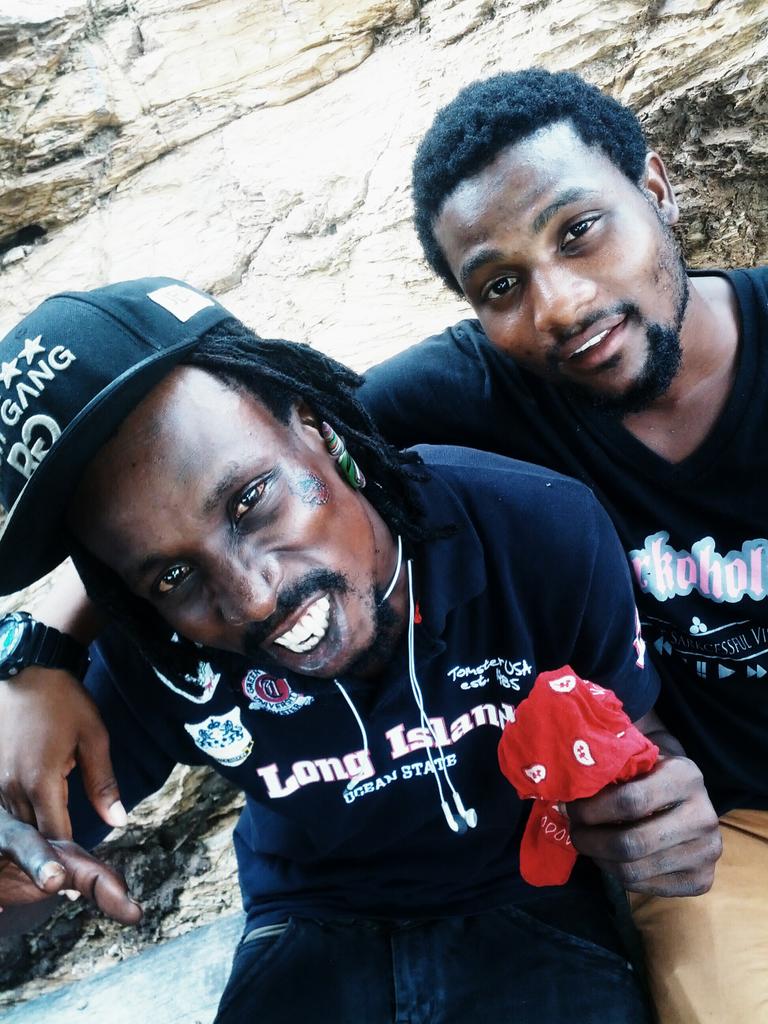 dada_sark's tweet photo. Large up urslf @BUKOMDancehall #todeworld mi sey http://t.co/96wUBh9Lqd