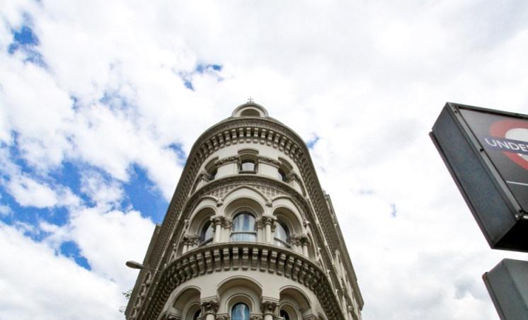 FirstBaseLondon's tweet photo. Beautiful, busy day down at our Cannon St Building! For enquiries on an office here please call us on 020 7653 1953! http://t.co/LDYoHJxy5k