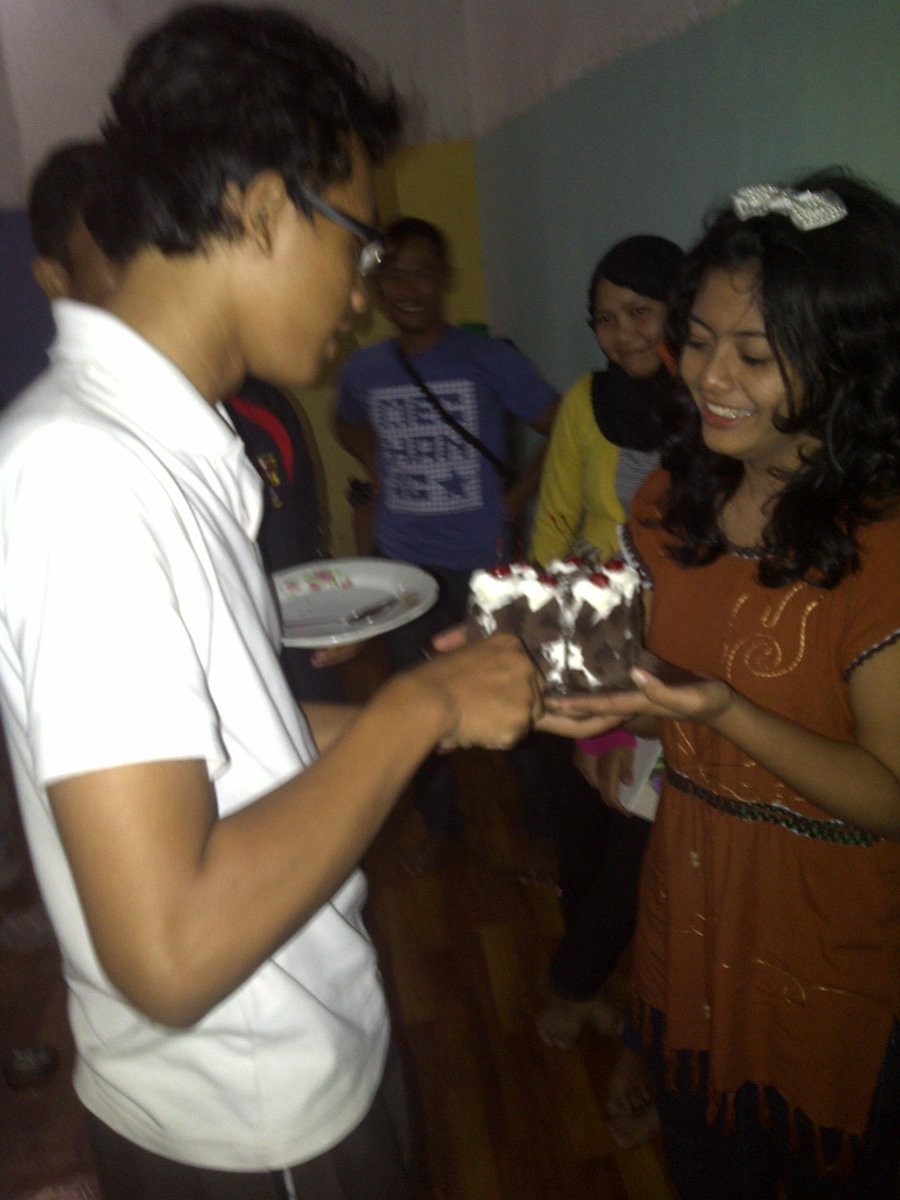 SikoAggassi's tweet photo. HBD @bramantyoyudi semoga cepat sukses. Amin http://t.co/RB5XrbtVSX