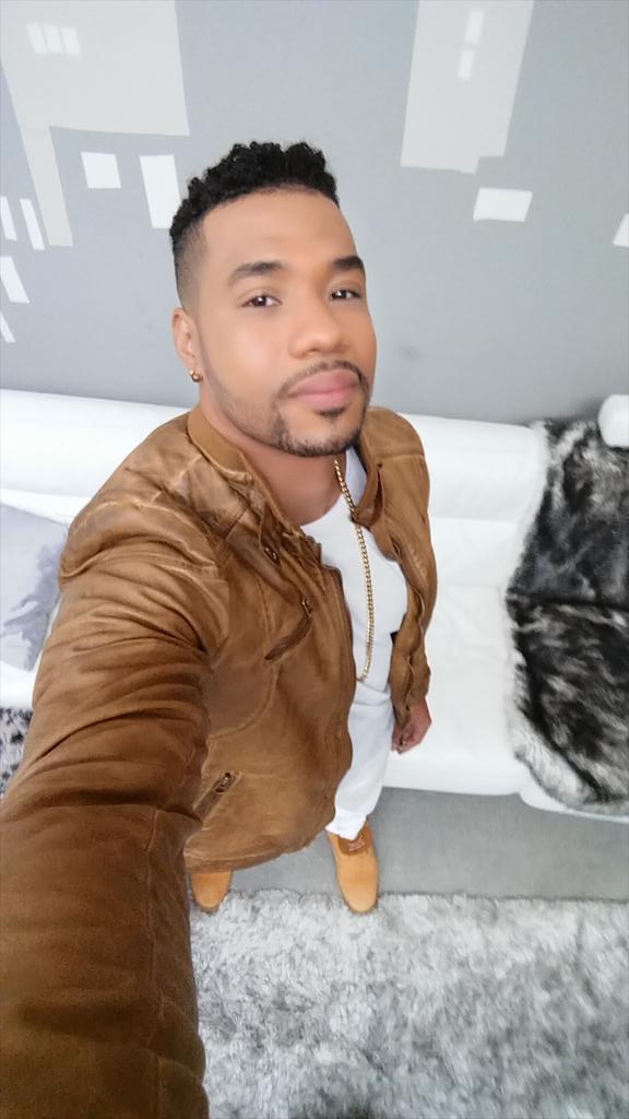 rhamsin's tweet photo. Bonne fin de semaine les amis #teamssy #rhamsin #F.I.L http://t.co/BT5kkzUS8k
