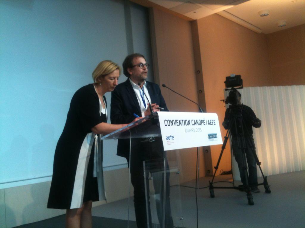 herveheyraud's tweet photo. Signature entre @aefeinfo et @reseau_canope #AEFE25 http://t.co/rQmE8l4YVr
