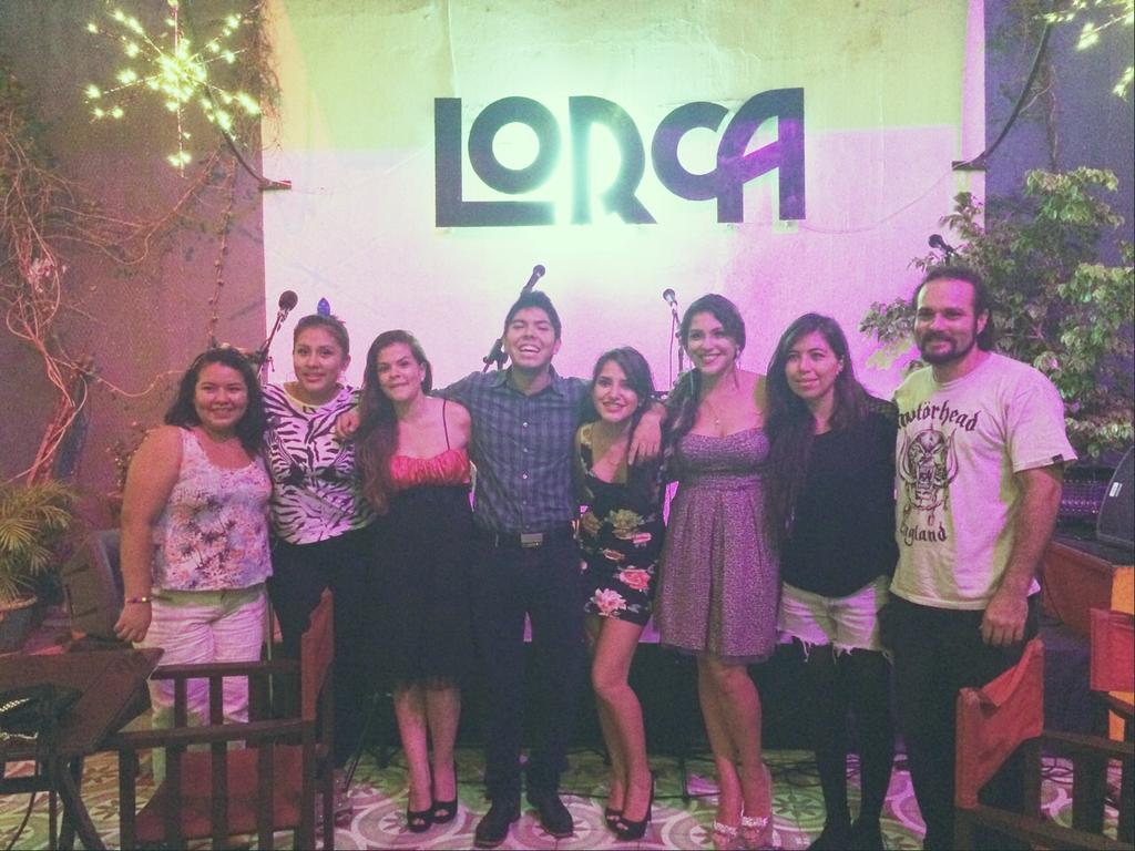 BoomboxProject_'s tweet photo. #BoomboxProject en café Lorca @BoomboxProject_ @veritalvarado @AdrianaPinaya @0_oydejameser http://t.co/tdttAdIxP3