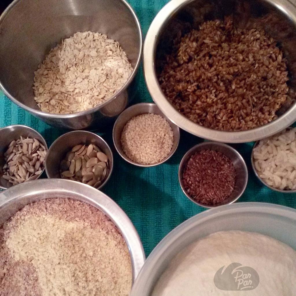 panpanccs's tweet photo. Pronto #PanPan007 =0 grasas&0 azúcar, 7 granos/semillas
*Cebada ,Avena, Arroz, Linaza, Ajonjolí, Girasol&Calabaza. http://t.co/q4HYjvZNI8