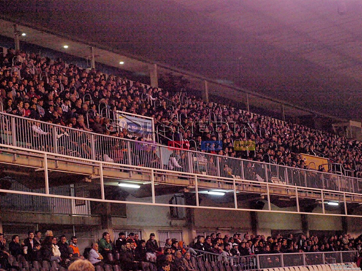 CR_ALBINEGRO's tweet photo. Ambientazo ayer en Castalia con 8000 espectadores (Fotos @golsmedia: https://t.co/utCfPS0WWJ ) #FinalCopaRFEF #PPO http://t.co/tbTCS8K5DP