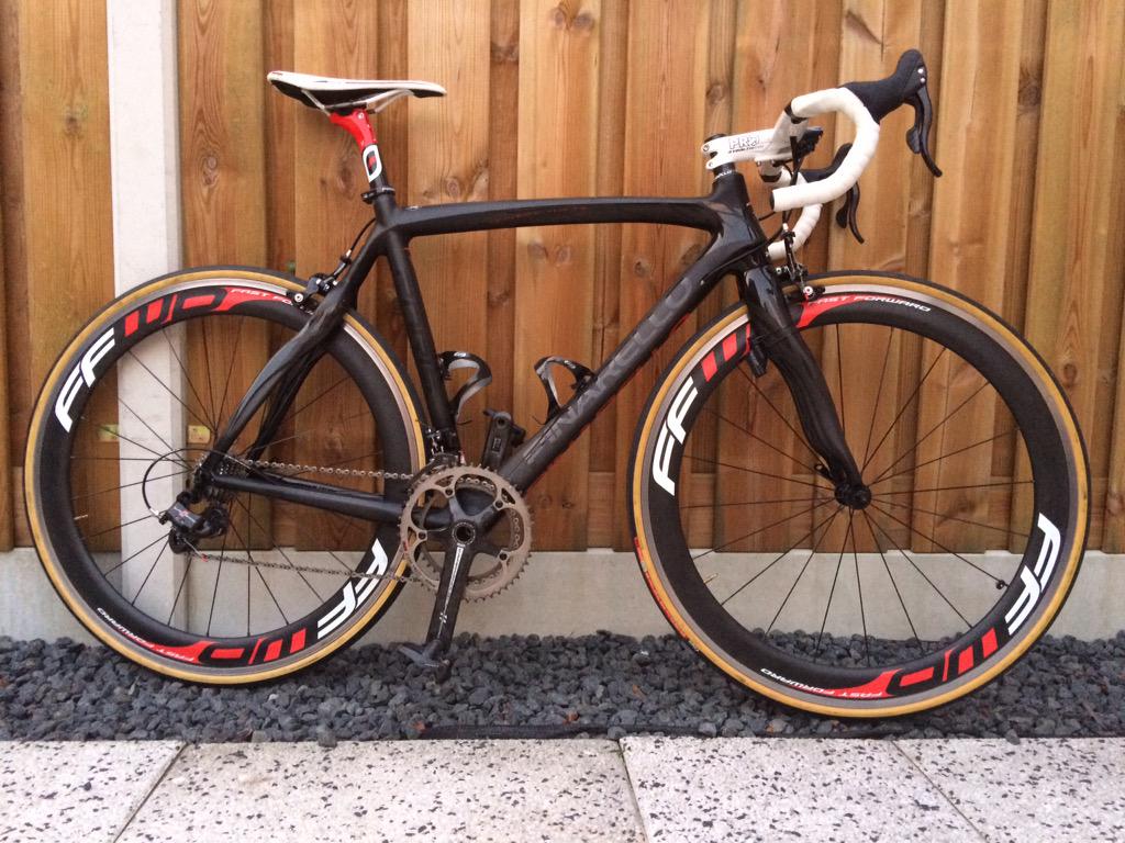 jpvandongen's tweet photo. Die fiets van @chelseavd staat ook weer start klaar. Mooi weer fietsertje! http://t.co/rlSaVbE0IG
