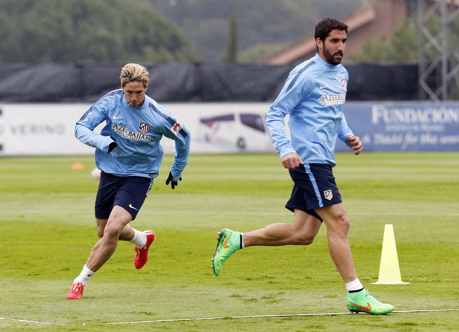 Torres's tweet photo. After training we will be off to Málaga this afternoon. We’ll fight to bring home all three points #MálagaAtleti http://t.co/iBUxTPZC9h