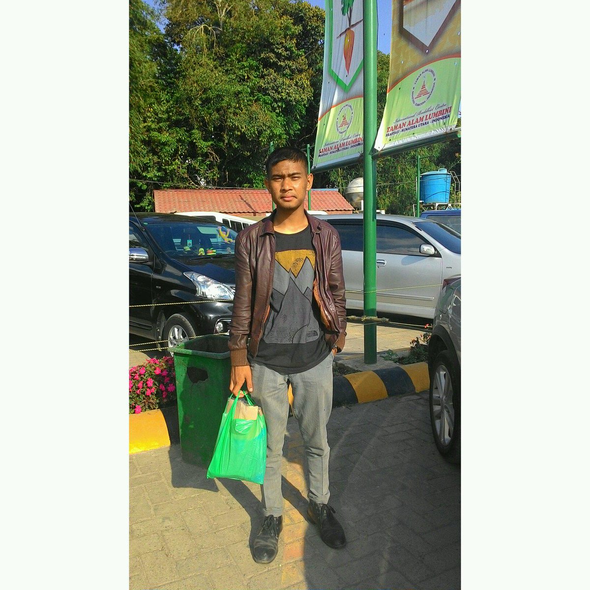 EmaBabo's tweet photo. @adi_manihuruk http://t.co/3FZnJUR0zD