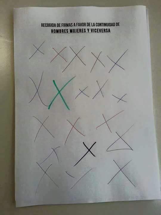 SandritaSdra's tweet photo. Recogida de firmas de mujeres y hombre y viceversa. http://t.co/rBb0j7sThA
