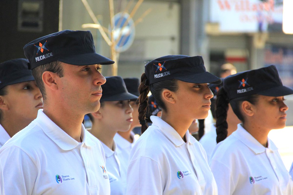 SeguridadVL's tweet photo. #VicenteLópezPatrulla 1° destacamento con tecnología de punta y más patrullaje, puestos al servicio de la comunidad. http://t.co/PqOY9VeOkd