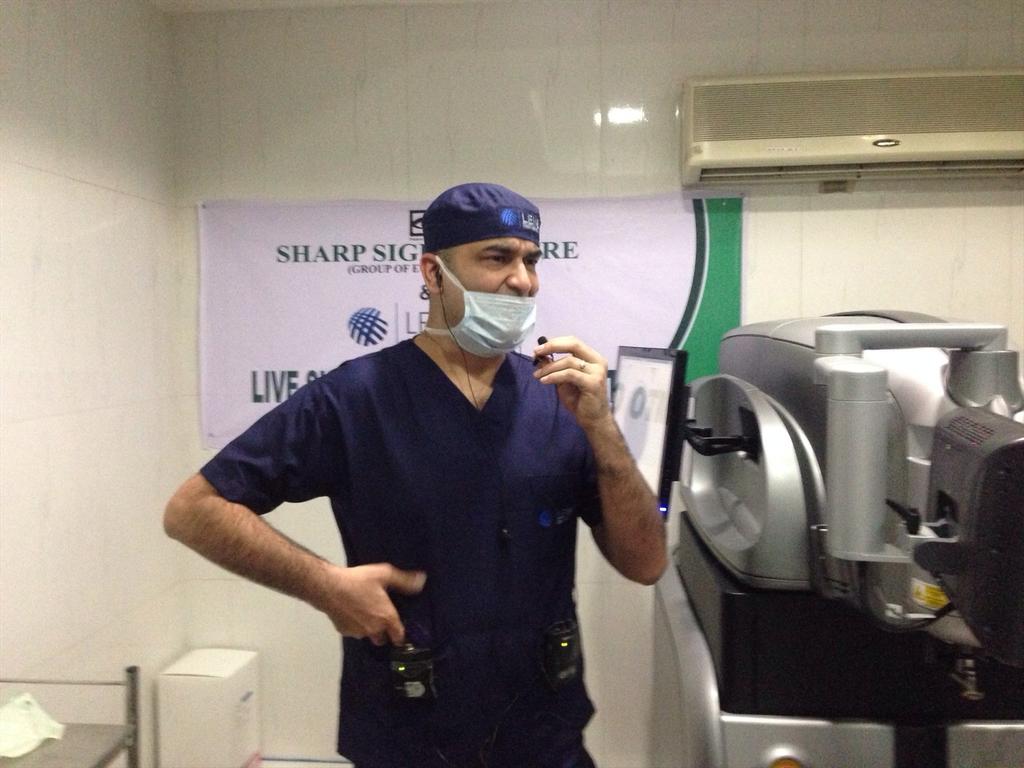 eyedoktor's tweet image. #femtocataract  live surgery  at DOS