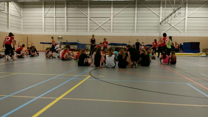 ForzaGymnastica's tweet photo. De training nabespreken en dan lekker weekend. #Jeugdspringgroep #Forzagymnastica #trampolinespringen #turnen http://t.co/sPbZVVlO8k