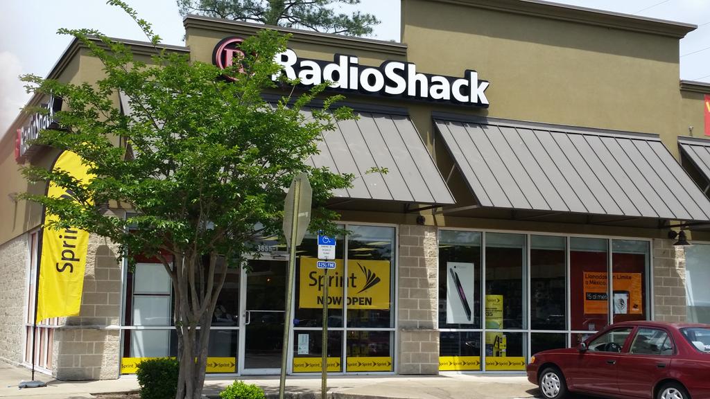 Covert_Sprint's tweet photo. Now open! #Sprint@Radioshack http://t.co/emeZptfTLy