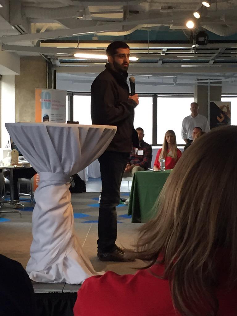 MasonBusinessAL's tweet photo. Paul Singh (Mason Biz Alum) opening the 8th Annual Dean's Business Plan #MasonBizAlum #MasonInnovation http://t.co/BjojFwwWPs