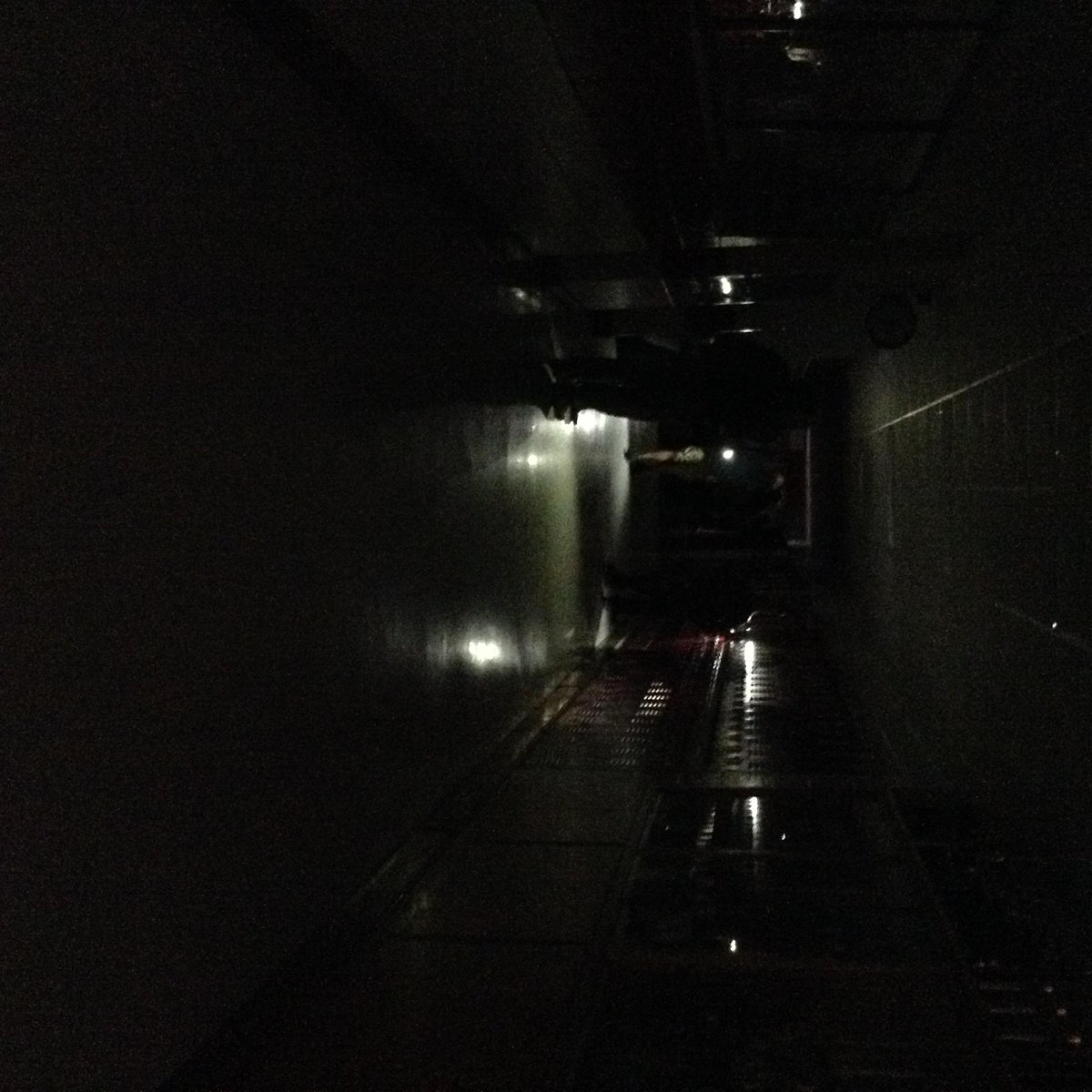 VHSCarmack's tweet photo. going to class in the dark #poweroutage #yayflashlightsonphones #boonowifi #stillgettingitdone http://t.co/6JXoFs5TfP