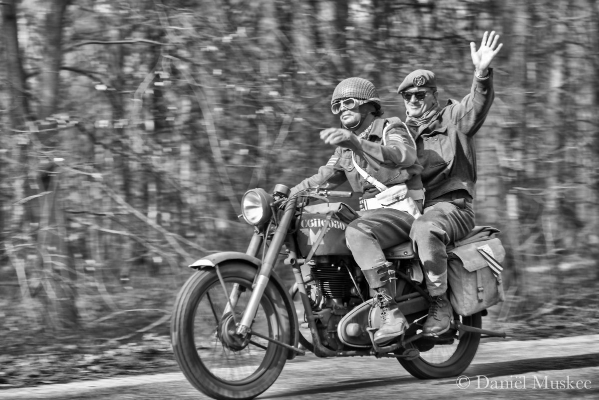 Daniel_Muskee's tweet photo. An old Liberator? Today in #westerbork @keepthemrolling #TheFinalPush @kampwesterbork Tomorrow #BB70 @TingenJan http://t.co/pM20a04z2v