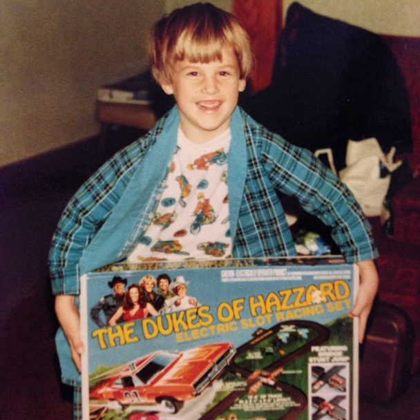 robdyrdek's tweet photo. Ripped off that wrapping paper to find a Duke's Of Hazzard Electric Slot Racing Set! http://t.co/6xUZgSwLsv