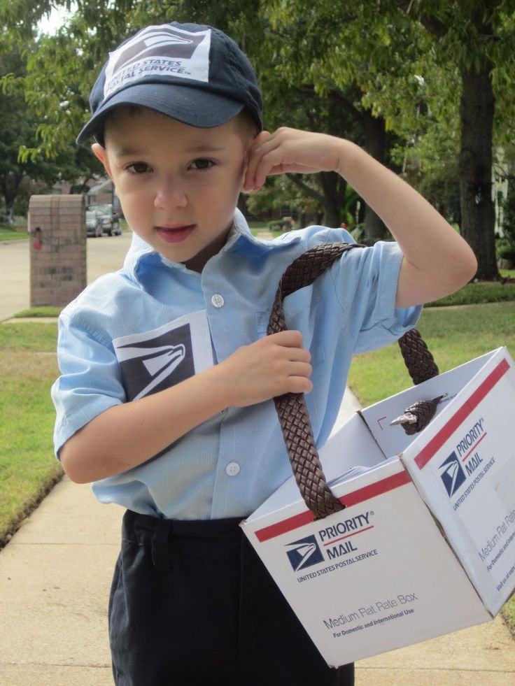 arch_mailboxes's tweet photo. So cute… 😍 #MailKid #MailBoy #USPostalService #USPS #PriorityMail http://t.co/wjunGWA3By