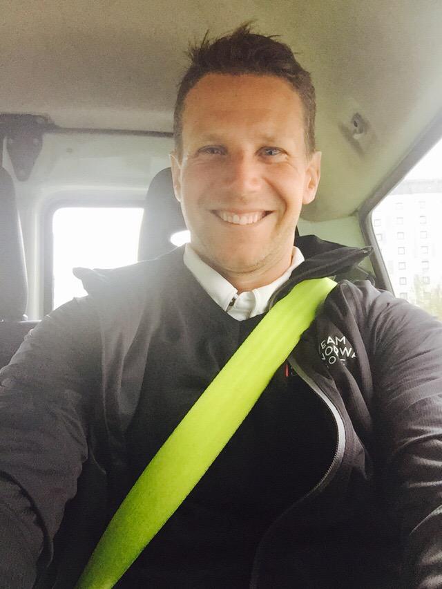 Jonas_Lilja's tweet photo. Bra beställning av taxi @K_rogh95 !! I baksätet av en grönsaksbil... #london #goingtocallaway http://t.co/f5JJ783Ryp