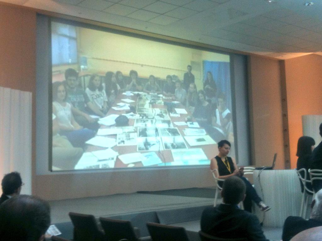 herveheyraud's tweet photo. En direct avec les lycéens du lycée français d'argentine #AEFE25 http://t.co/SK3DoPV73a