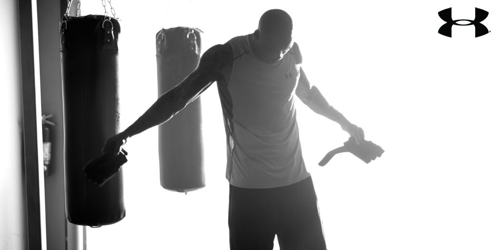UnderArmour's tweet photo. Prepare like a champion. #EARNYOURARMOUR http://t.co/L30k5tz5Qx http://t.co/nS4I8Tb4sL
