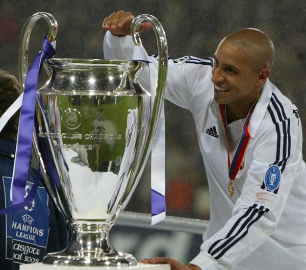 Happy 42nd Birthday to Roberto CARLOS. He scored 113 goals in 945 career games. Not bad for a left back? 