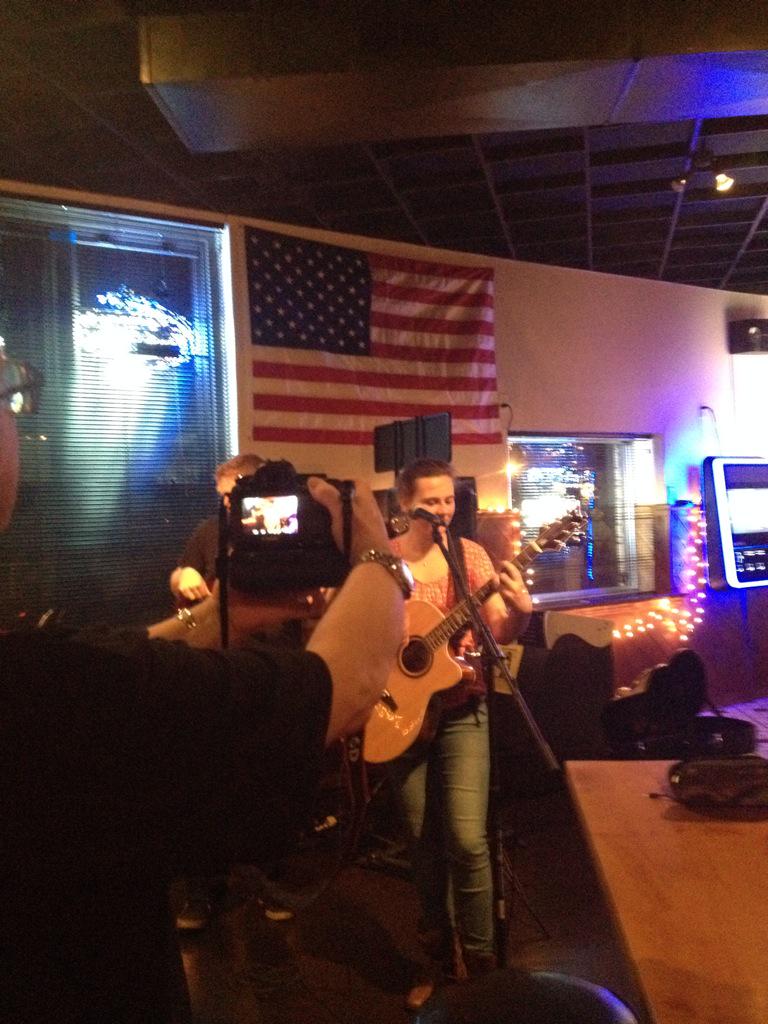 mattUPklose's tweet photo. #metamoment w/ @MarieAndTheAmer @G3RMarie @americastavern on 4/8 http://t.co/0o7JbOVxF8