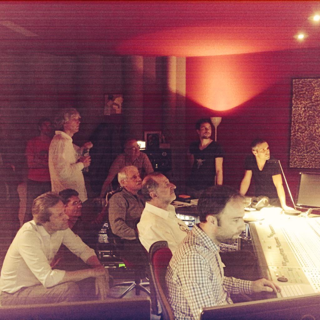 Yann_A_B's tweet photo. En direct du studio d'enregistrement avec mon ami Armand Amar, compositeur pour #HUMAN. http://t.co/jLKtGKTzrX