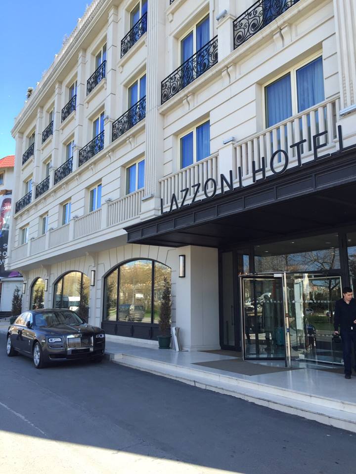 lazzoni_nyc's tweet photo. Sponsoru olduğumuz 8. Ulusal Mobilya Tasarım Yarışması, Lazzoni Hotel'de tüm hızıyla devam ediyor! http://t.co/Otw7U9LYxc