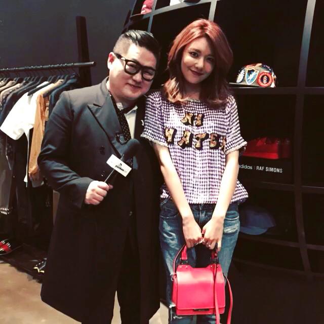 [PIC][10-04-2015]SooYoung tham dự sự kiện "Jimmy Choo Flagship Store" vào tối nay CCPIbvnUkAIQwXV
