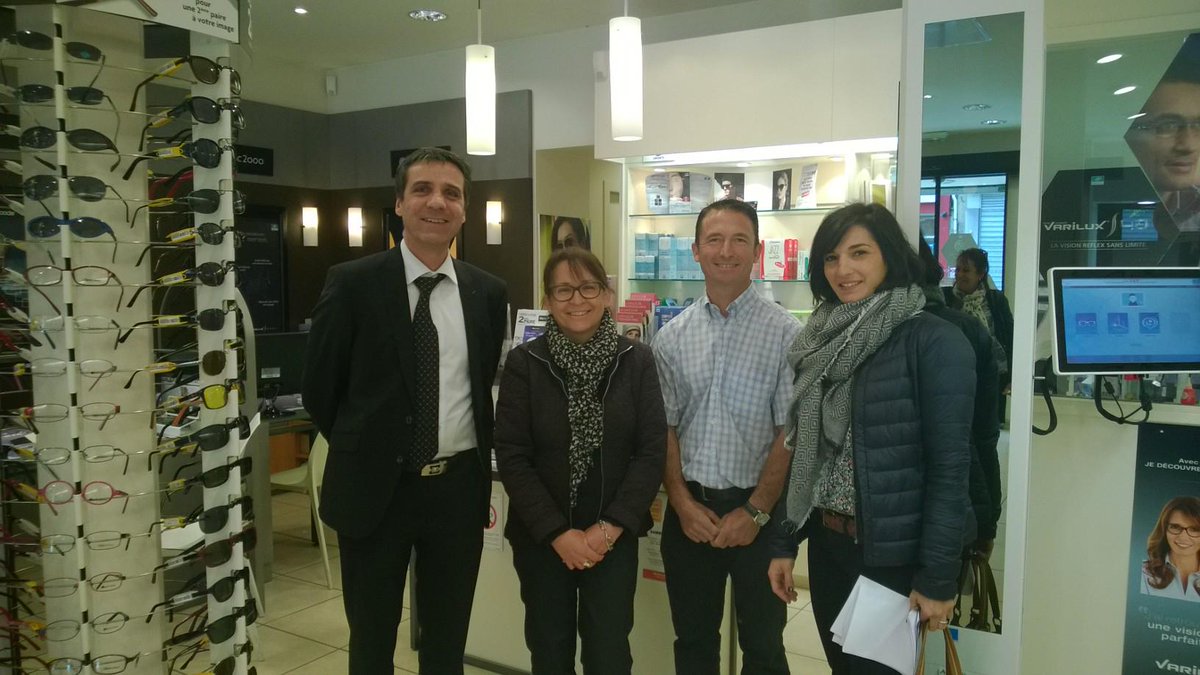 CCILYONMETRO's tweet photo. Ils participent @SemaineCommerce : Nathalie Chatelet Optic 2000, Fabrice Riva avec Marc Degrange à Givors #GSDC2015 http://t.co/XDZ6zXL7xv