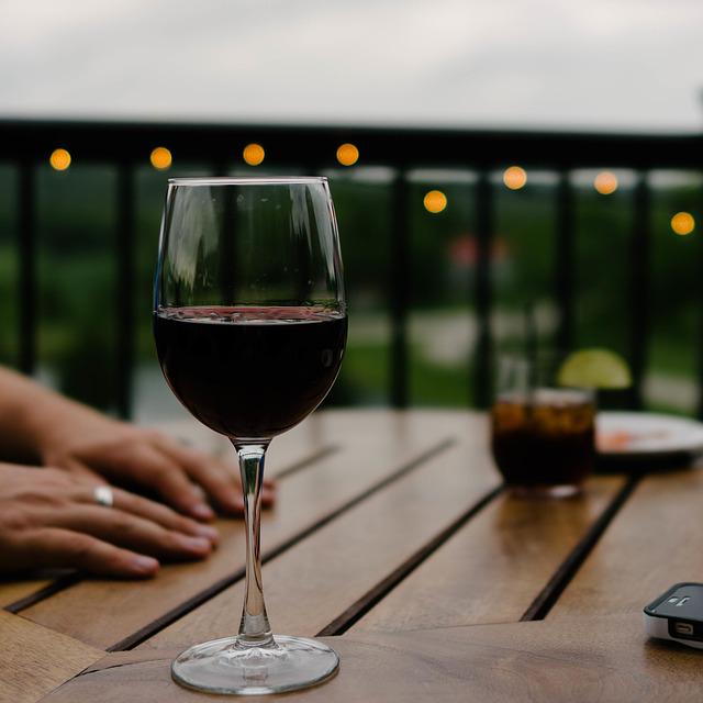 marintergourmet's tweet photo. "A medida que envejeces, no debes perder el tiempo bebiendo mal vino".
-Julia Child
#MarinterLife http://t.co/BMyBct9vHl