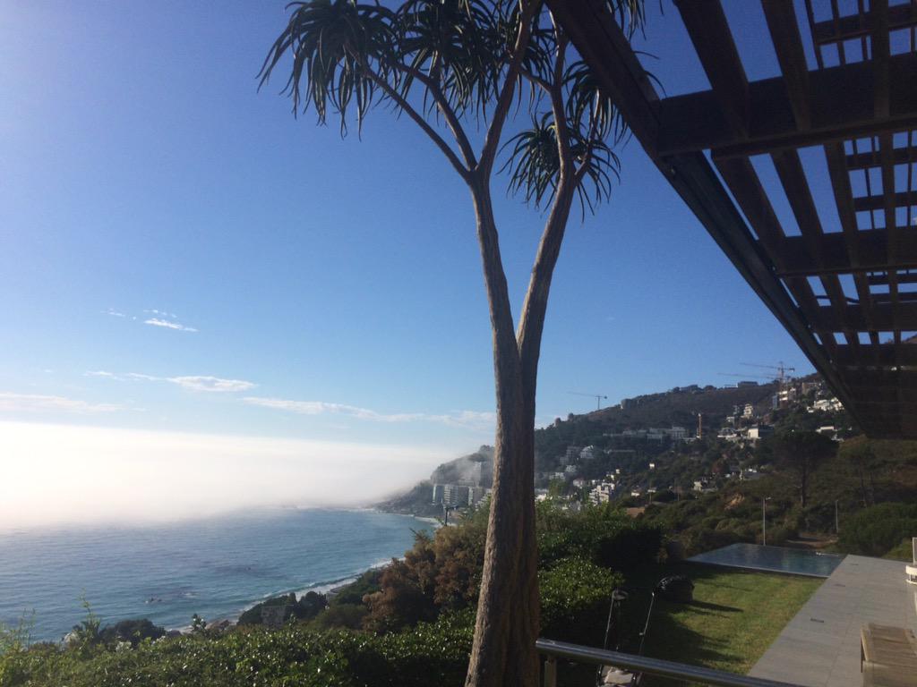WhiskyandGinger's tweet photo. .@CapeTown has decided to show off for our live @Bruichladdich tasting on Periscope. Fog clearing!#LaddieExperience http://t.co/RztxQytzVH