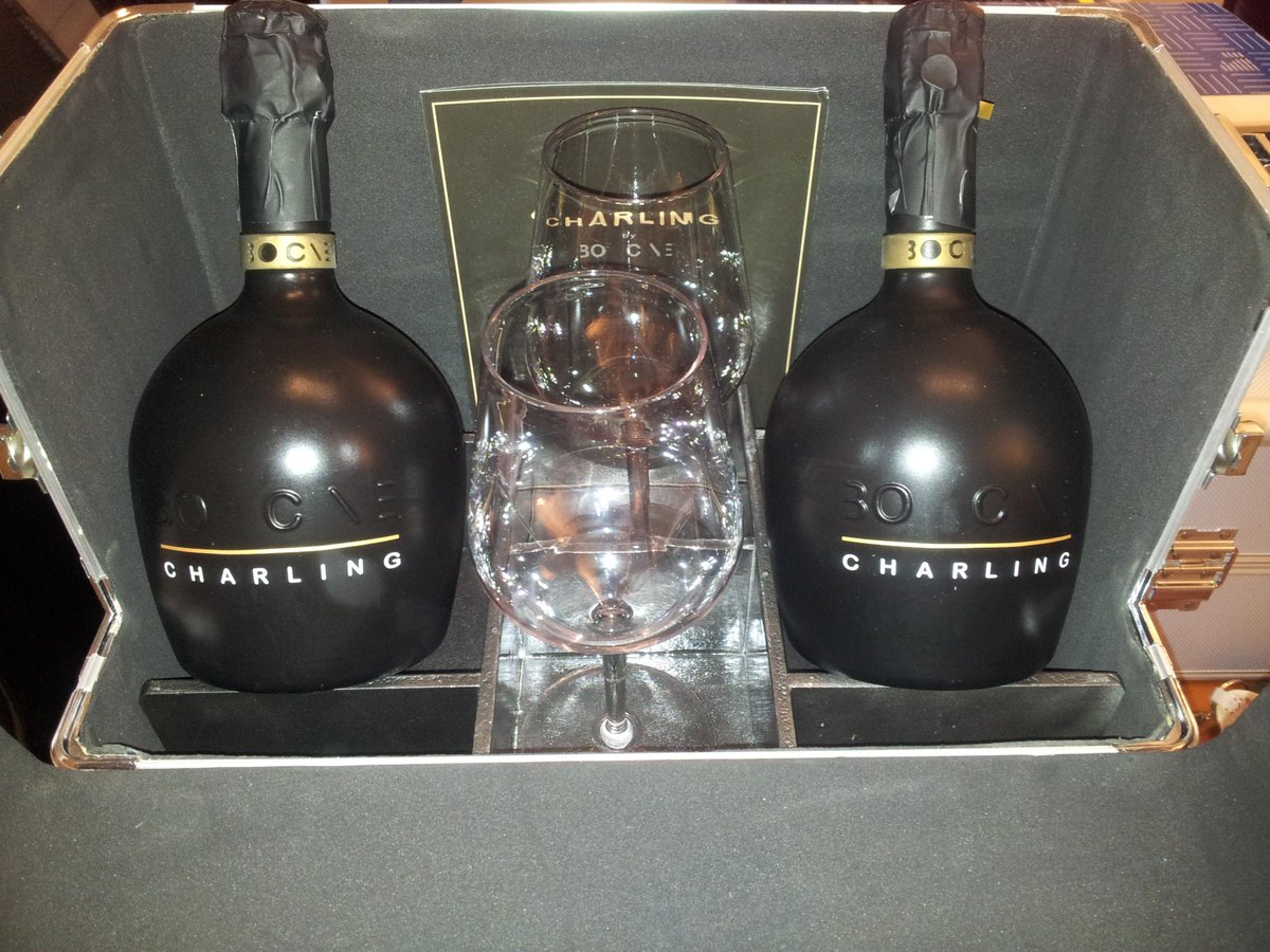eliteservicesrl's tweet photo. La vita è troppo breve per bere vini mediocri. cit. Wolfgang Goethe #vino #bolllicine #Sardegna #aperitivo http://t.co/Z85GiOQSEM
