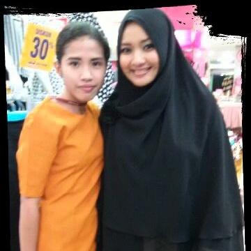 irdawati03's tweet photo. Ya allah sng bngt rasae....bs foto breng sm artis fida d'accademy...😊😊😊@FidaDAcademy http://t.co/TwTZSa6lrn