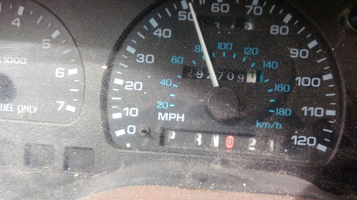 ColinNeffDesign's tweet photo. @Ford windstar with these miles on the original motor. Good job @Ford http://t.co/VMrg4EEfl7