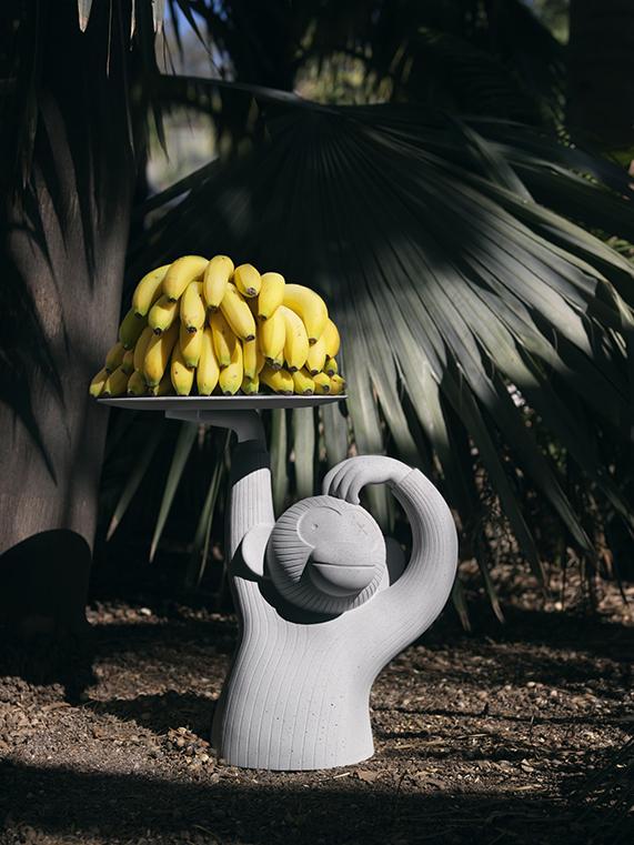 90mas10's tweet photo. #ObjetodelDía Jaime Hayón convirtió en mono una mesa auxiliar: http://t.co/3myi6iDTWQ #MilanDesignWeek #BDMonkey http://t.co/yKp2hq5Kcv