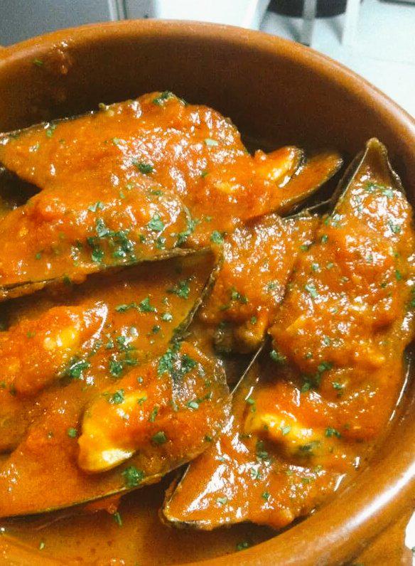 BarArenaSports's tweet photo. Tapas night!!!! Every Friday from 4pm-9.30pm #Spain #Tapas #FreshFood http://t.co/sVlzrM3bPc