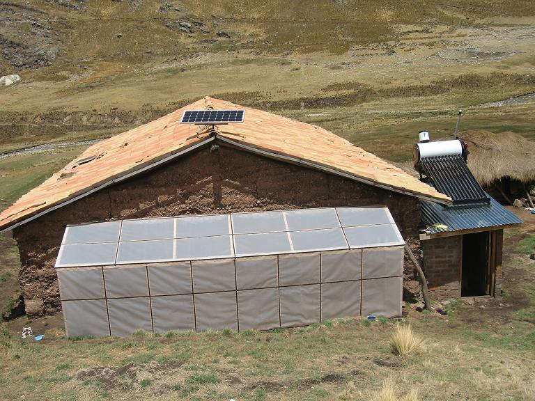 naRural's tweet photo. Sistemas solares a 4000 msnm en los Andes del Perú
http://t.co/I4gxZnycLk http://t.co/VCgZjcSUY4