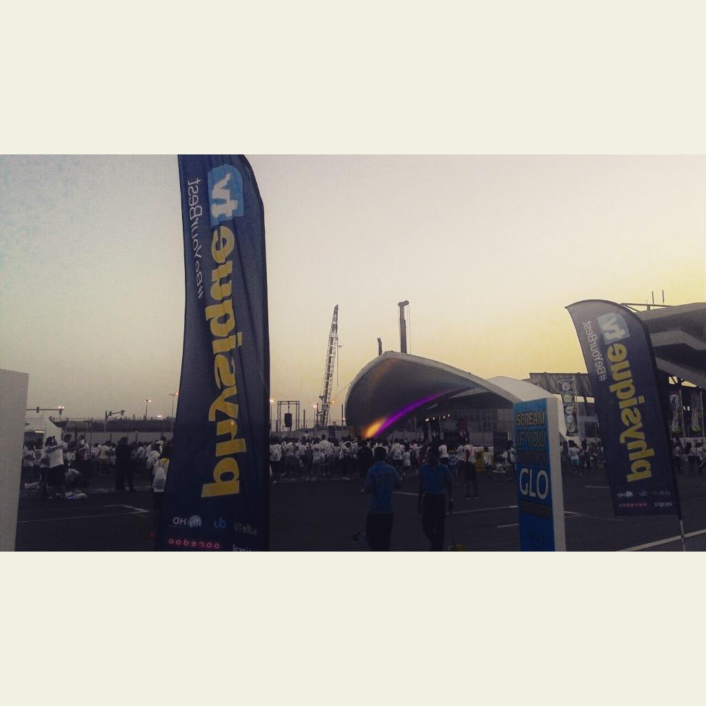 PhysiqueTV's tweet photo. Are you ready to #Glo? We're at #NeoRun! Tag @physiquetv if you're here too! #YoGlo #PhysiqueTV #BeYourBest http://t.co/JDWZnFoXB6