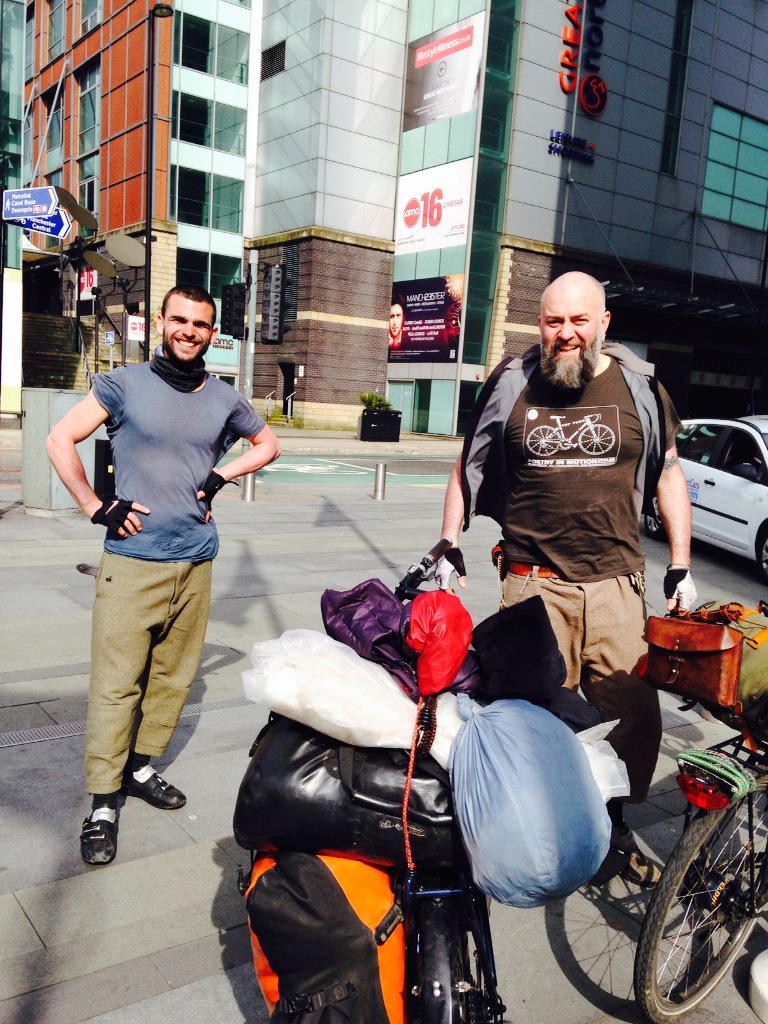 thomasremjones's tweet photo. We've done it! #telcbiketour #IATEFL #IATEFL2015 #cycling #Manchester #tweedforspeed http://t.co/hKwNy9VP23