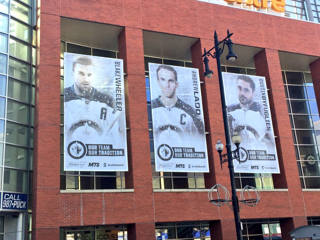 Looking good this morning, <a href="/mtscentre/">James Snyder</a>. #WPGWhiteout banners raised along Portage Avenue. #Winnipeg