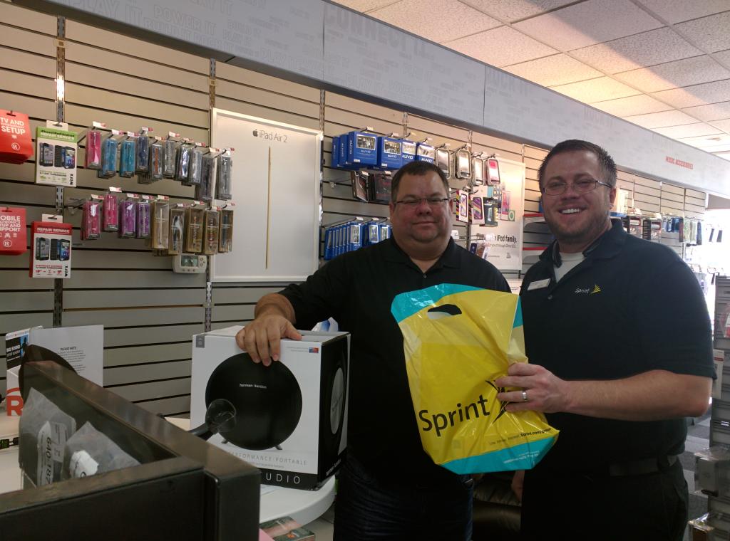 SprintShack6838's tweet photo. #1stcustomer at #SprintShack for new phone and #Harman @marceloclaure  @HollyJoyRamos @sprintguy4life @SubaruOfGville http://t.co/OtDxqpeqyx