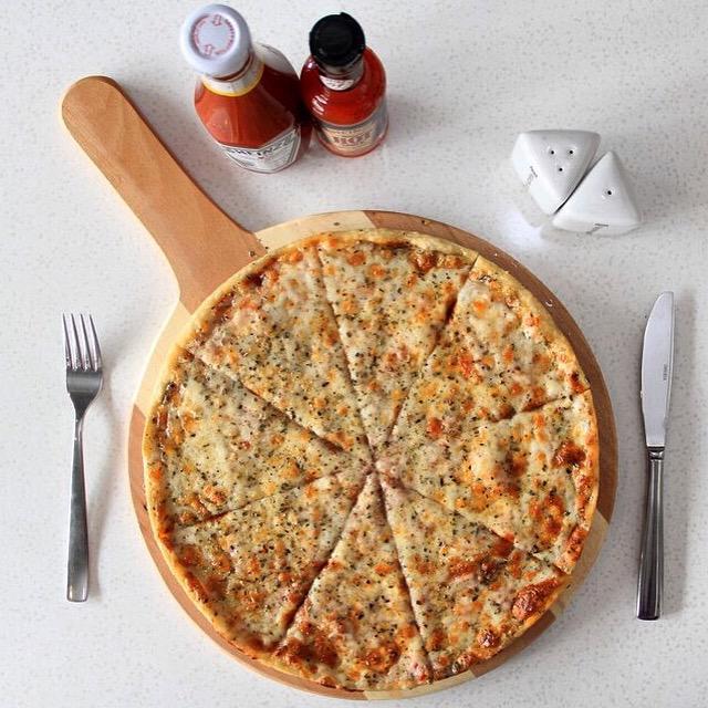 CafeSupremeEg's tweet photo. Our pizza > The beach http://t.co/RX7RuYeVwz